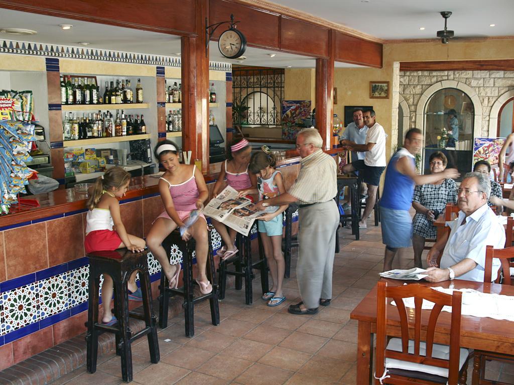 Hotel Comarruga Platja Екстериор снимка