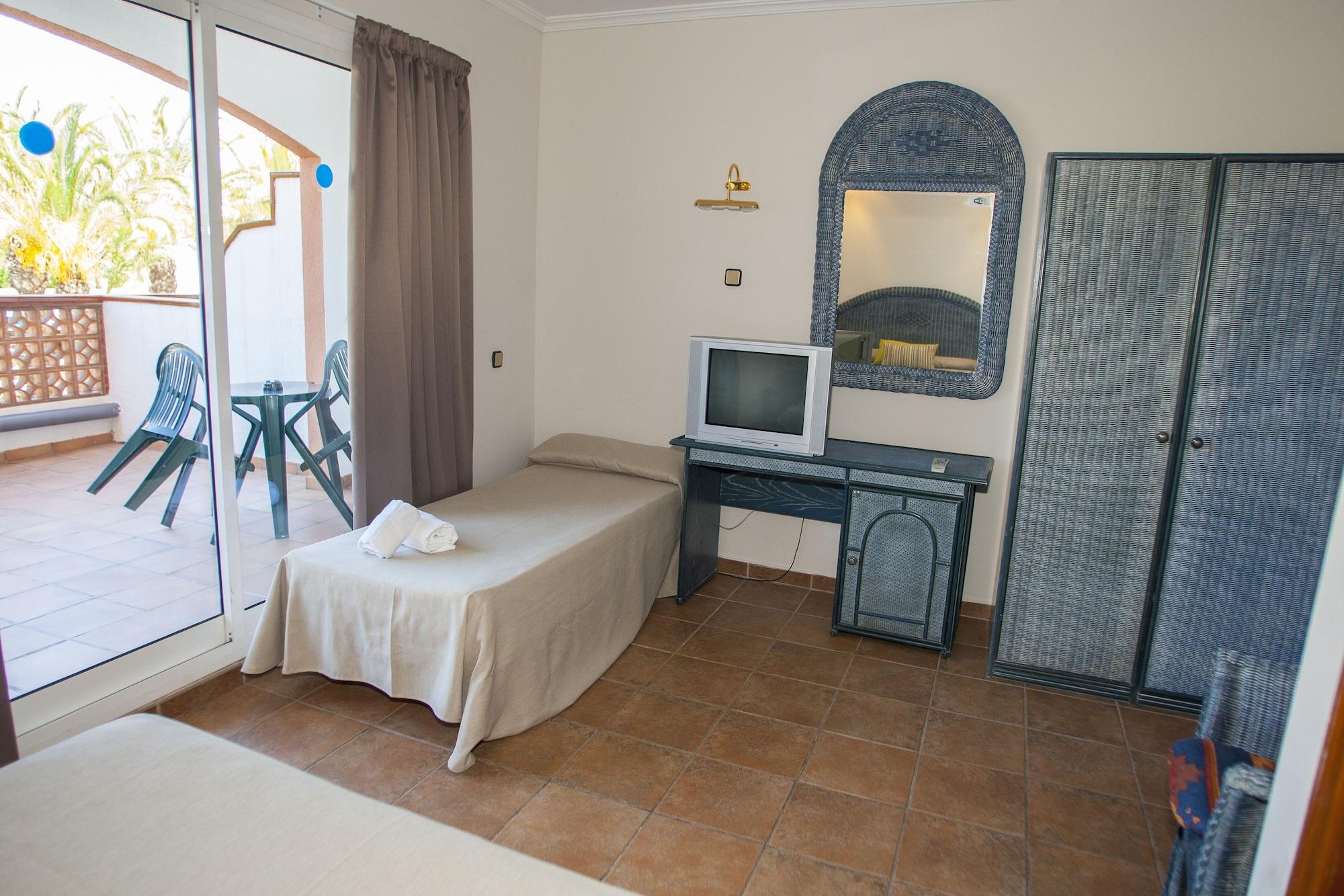 Hotel Comarruga Platja Екстериор снимка
