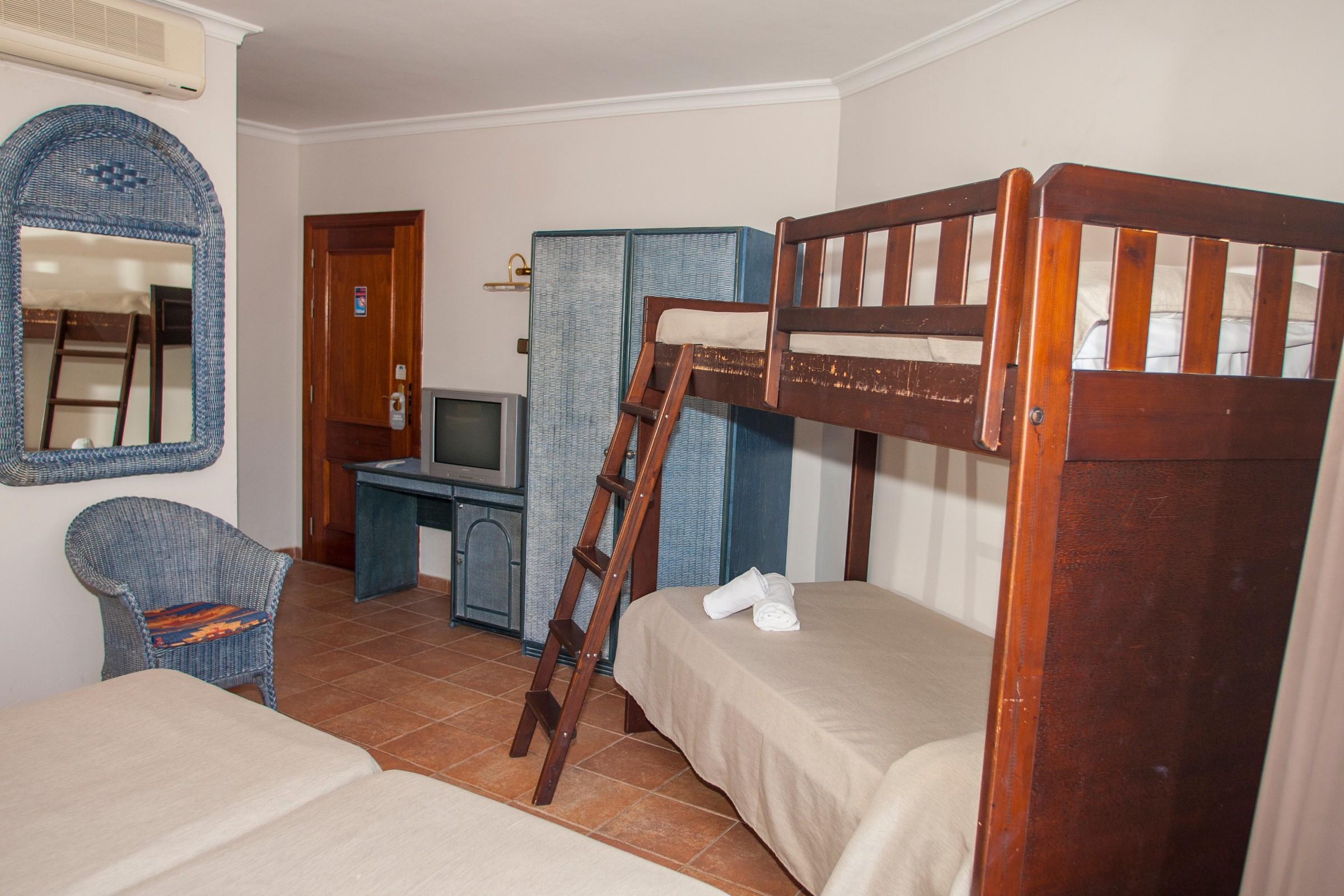 Hotel Comarruga Platja Екстериор снимка