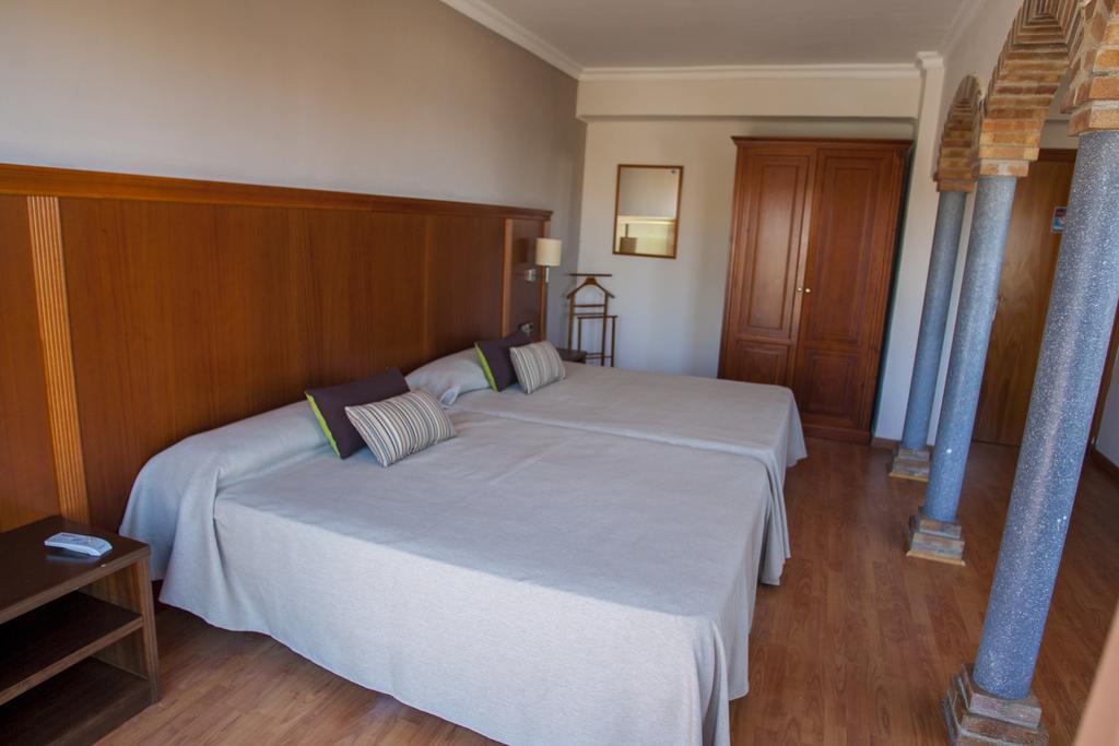 Hotel Comarruga Platja Екстериор снимка