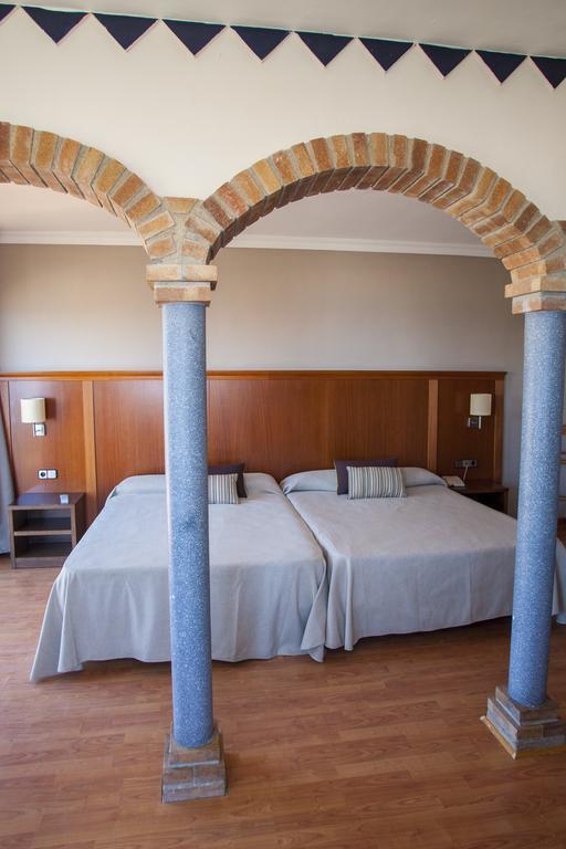 Hotel Comarruga Platja Екстериор снимка