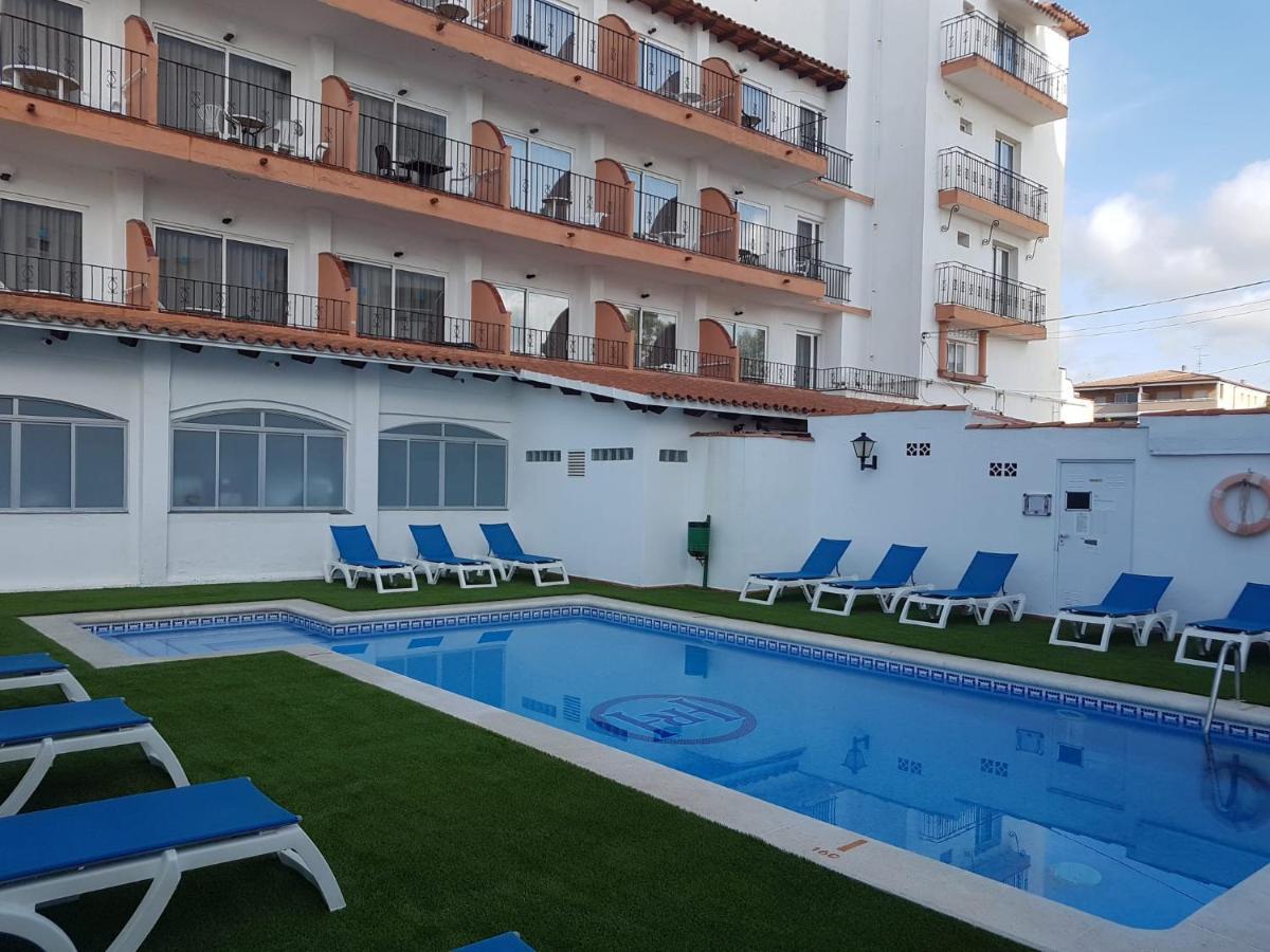 Hotel Comarruga Platja Екстериор снимка